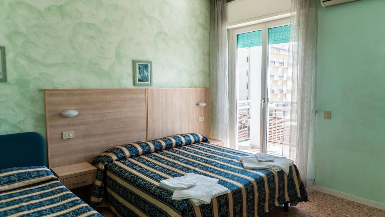 Hotel Bahamas Lido Di Savio Zewnętrze zdjęcie