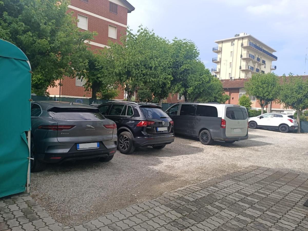 Hotel Bahamas Lido Di Savio Zewnętrze zdjęcie